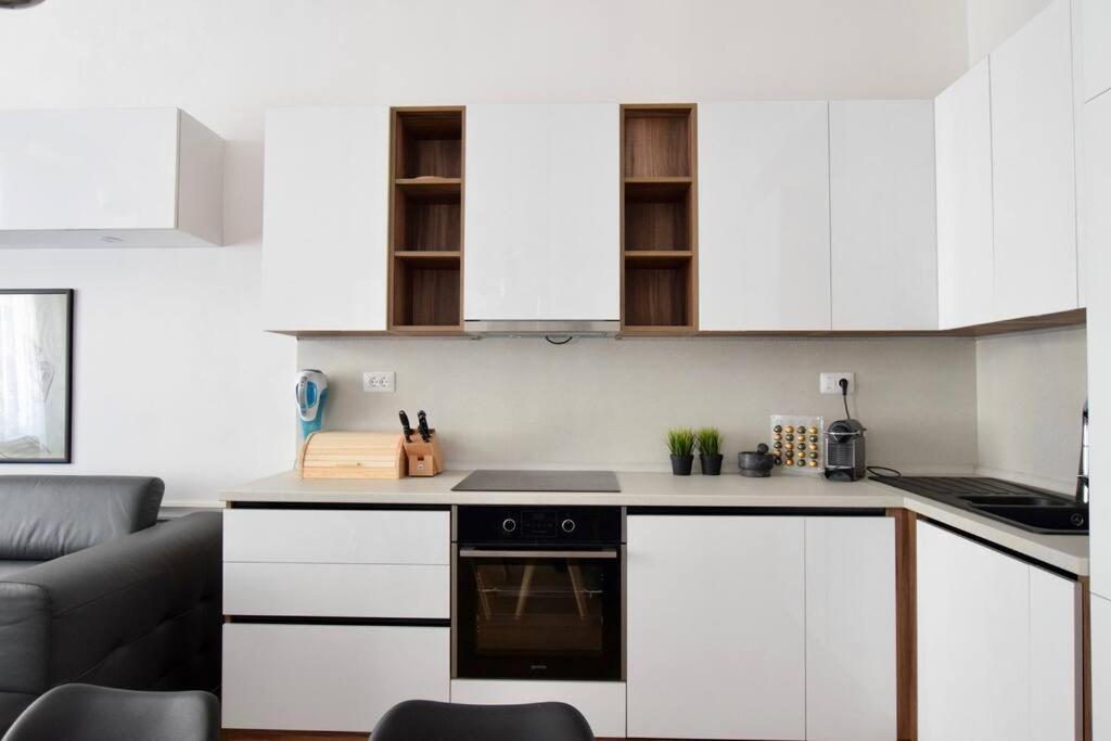 Luxury By Hi5 - Broadway Budapest
