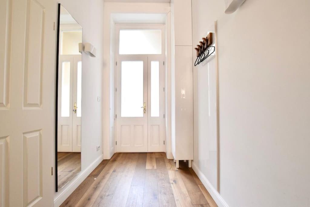 Luxury By Hi5 - Broadway Apartment *
