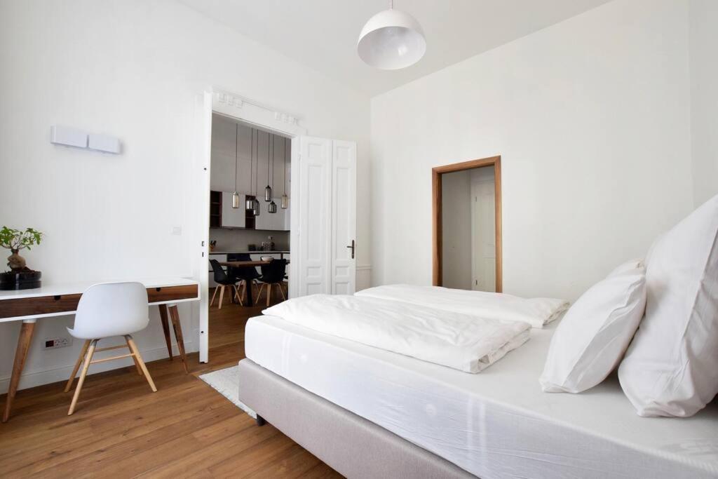 Apartment Luxury By Hi5 - Broadway Budapest