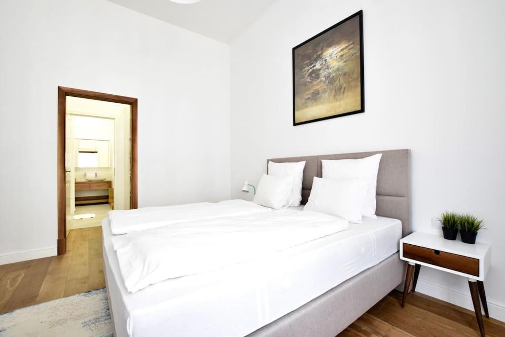 Apartment Luxury By Hi5 - Broadway Budapest