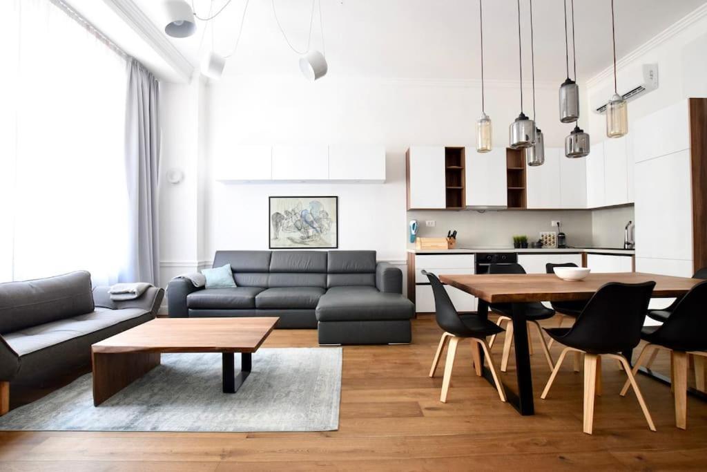 Luxury By Hi5 - Broadway Apartment *