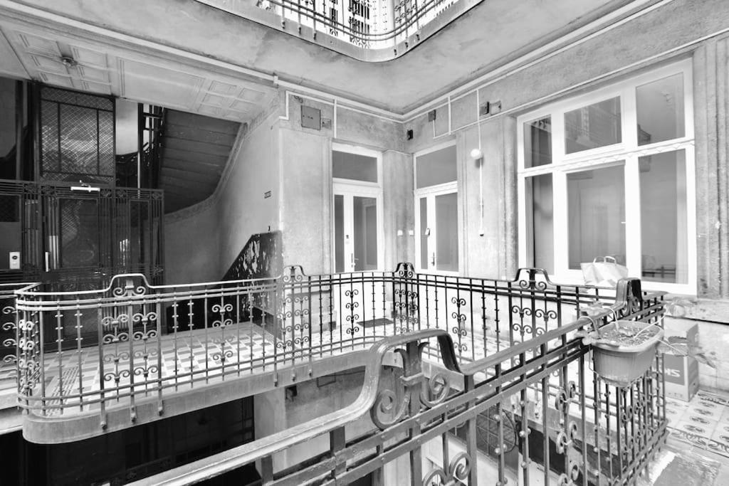 Luxury By Hi5 - Broadway * Budapest